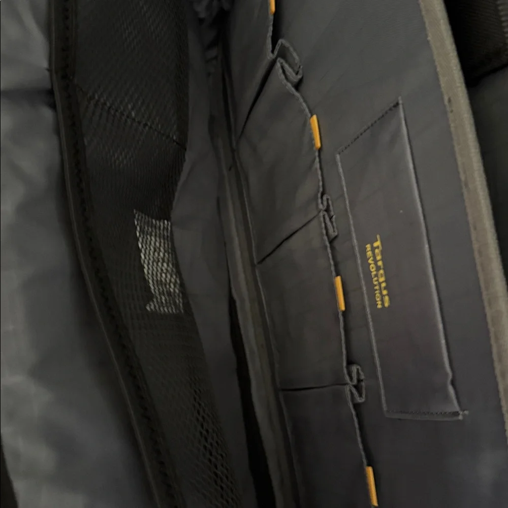 New Targus Revolution Charcoal Gray Laptop Bag for Men